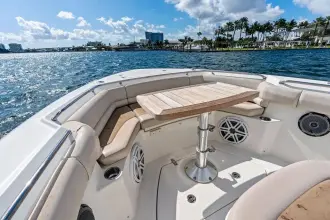 Thumbnail von Boston Whaler 330 Outrage