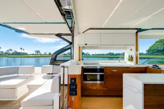 Thumbnail von Sunseeker 65 Sport Yacht