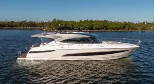 Riviera 5400 Sport Yacht