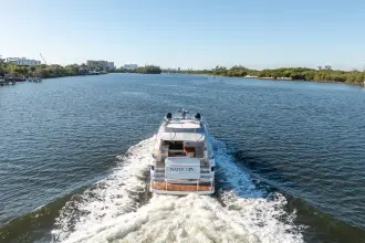 Thumbnail von Riviera 5400 Sport Yacht