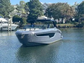 Thumbnail von Cruisers Yachts 38 GLS OB