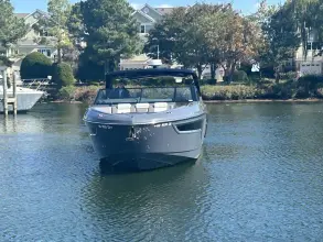 Thumbnail von Cruisers Yachts 38 GLS OB