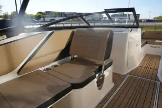 Thumbnail von Sea Ray SPX 210