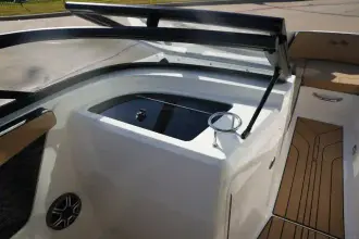 Thumbnail von Sea Ray SPX 210