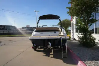 Thumbnail von Sea Ray SPX 210