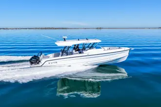 Thumbnail von Cruisers Yachts 38 VTR