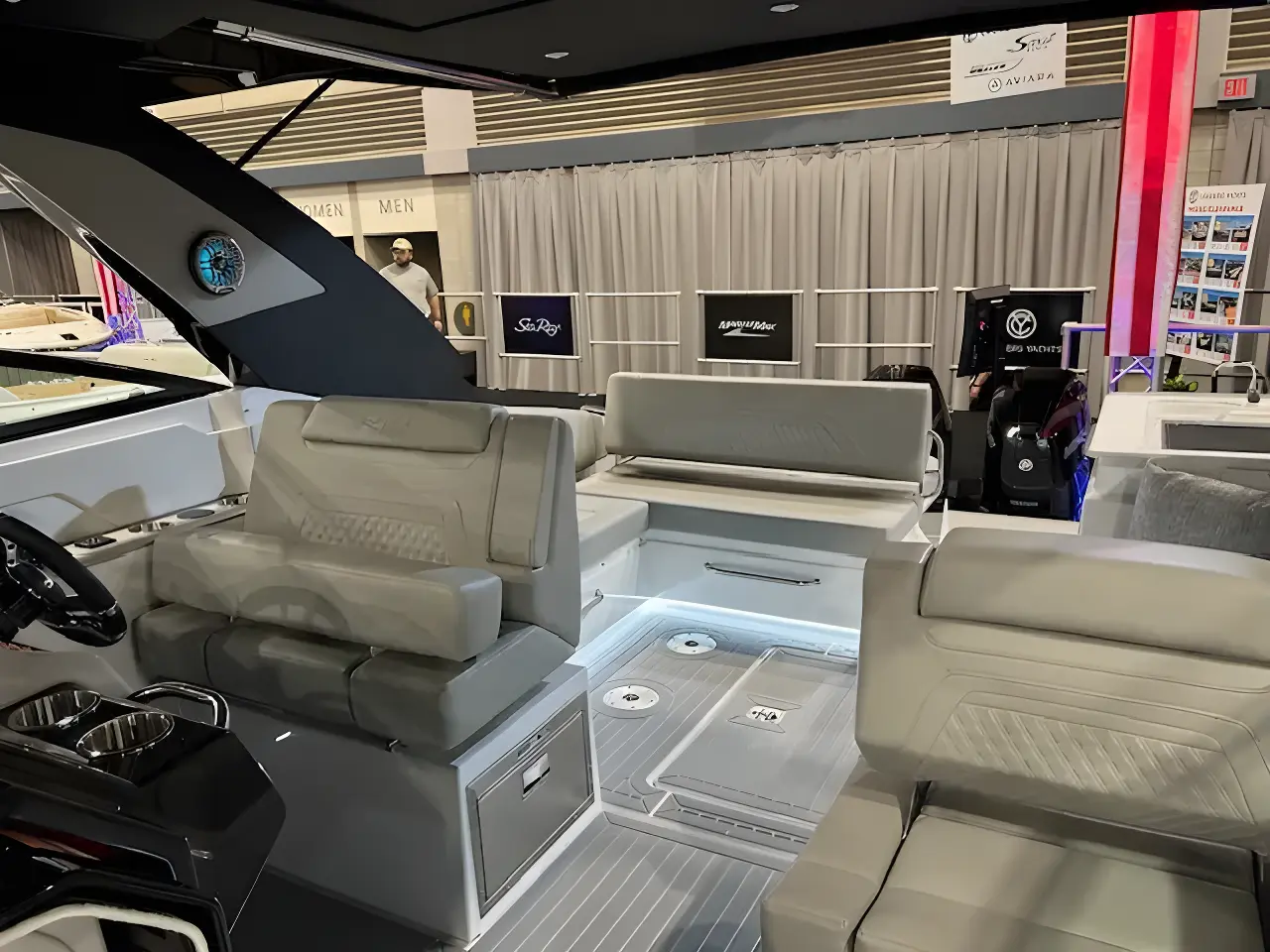 Cruisers Yachts 34 GLS