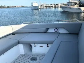 Thumbnail von Cruisers Yachts 38 VTR