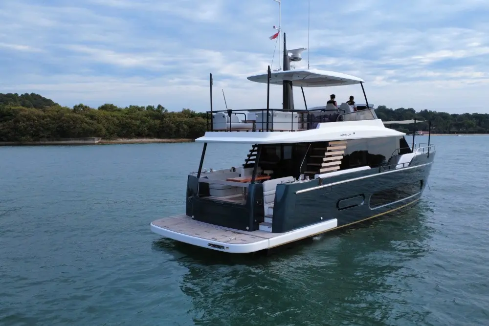 Thumbnail von Azimut 60 9994799