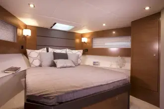 Thumbnail von Cruisers Yachts 42 Cantius