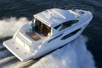 Thumbnail von Cruisers Yachts 42 Cantius