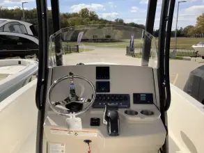 Thumbnail von Boston Whaler 220 Dauntless