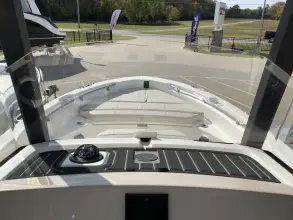 Thumbnail von Boston Whaler 220 Dauntless