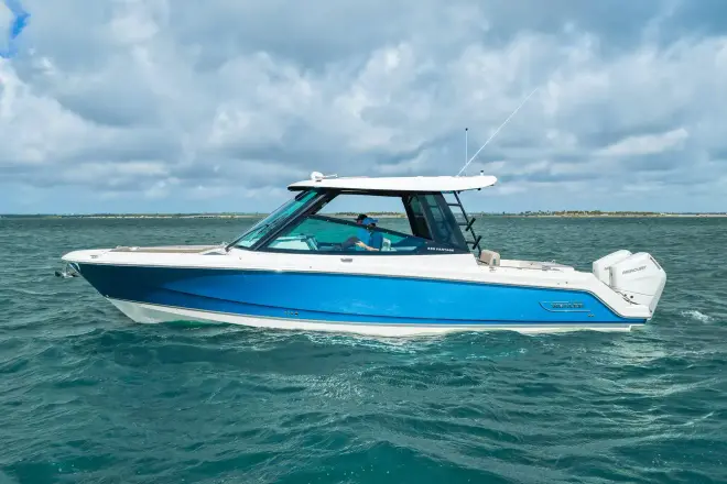 Boston Whaler 330 Vantage