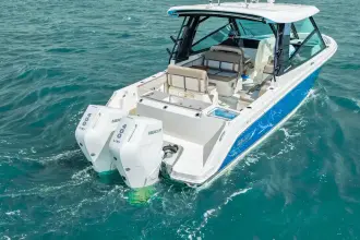 Thumbnail von Boston Whaler 330 Vantage