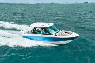 Thumbnail von Boston Whaler 330 Vantage