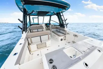 Thumbnail von Boston Whaler 330 Vantage
