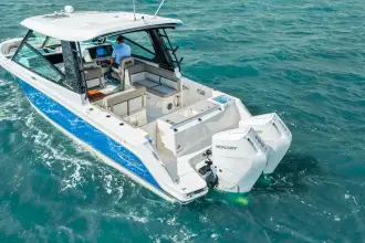 Thumbnail von Boston Whaler 330 Vantage