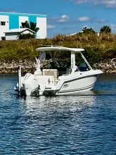 Thumbnail von Boston Whaler 240 Vantage