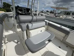Thumbnail von Boston Whaler 230 Outrage