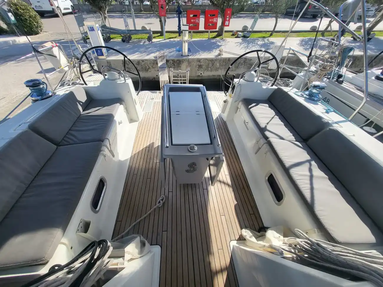 Thumbnail von Beneteau Oceanis 48