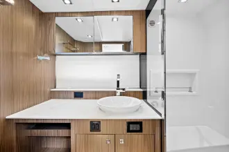 Thumbnail von Cruisers Yachts 50 GLS OB