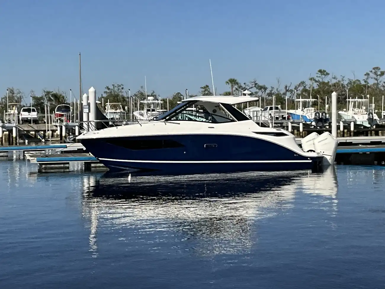 Sea Ray 320 Sundancer Outboard