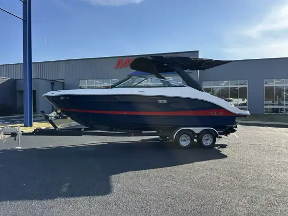 Sea Ray SLX 260 