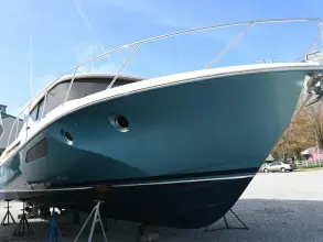 Thumbnail von Tiara Yachts 44 Coupe Přítomný čas