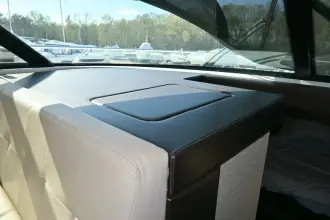 Thumbnail von Tiara Yachts 44 Coupe Přítomný čas