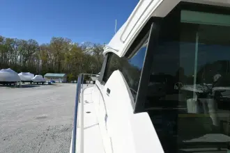 Thumbnail von Tiara Yachts 44 Coupe Přítomný čas