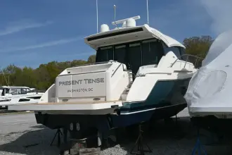 Thumbnail von Tiara Yachts 44 Coupe Přítomný čas