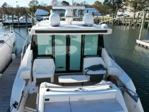 Thumbnail von Tiara Yachts 44 Coupe Přítomný čas