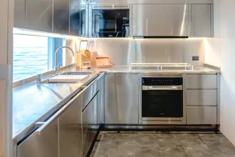 Thumbnail von Majesty 100