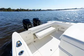 Thumbnail von Boston Whaler 320 Outrage
