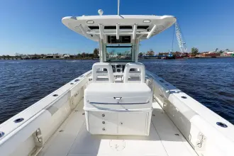 Thumbnail von Boston Whaler 320 Outrage