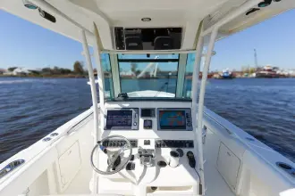 Thumbnail von Boston Whaler 320 Outrage