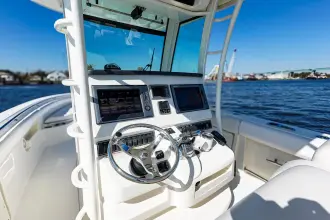 Thumbnail von Boston Whaler 320 Outrage