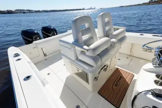 Thumbnail von Boston Whaler 320 Outrage
