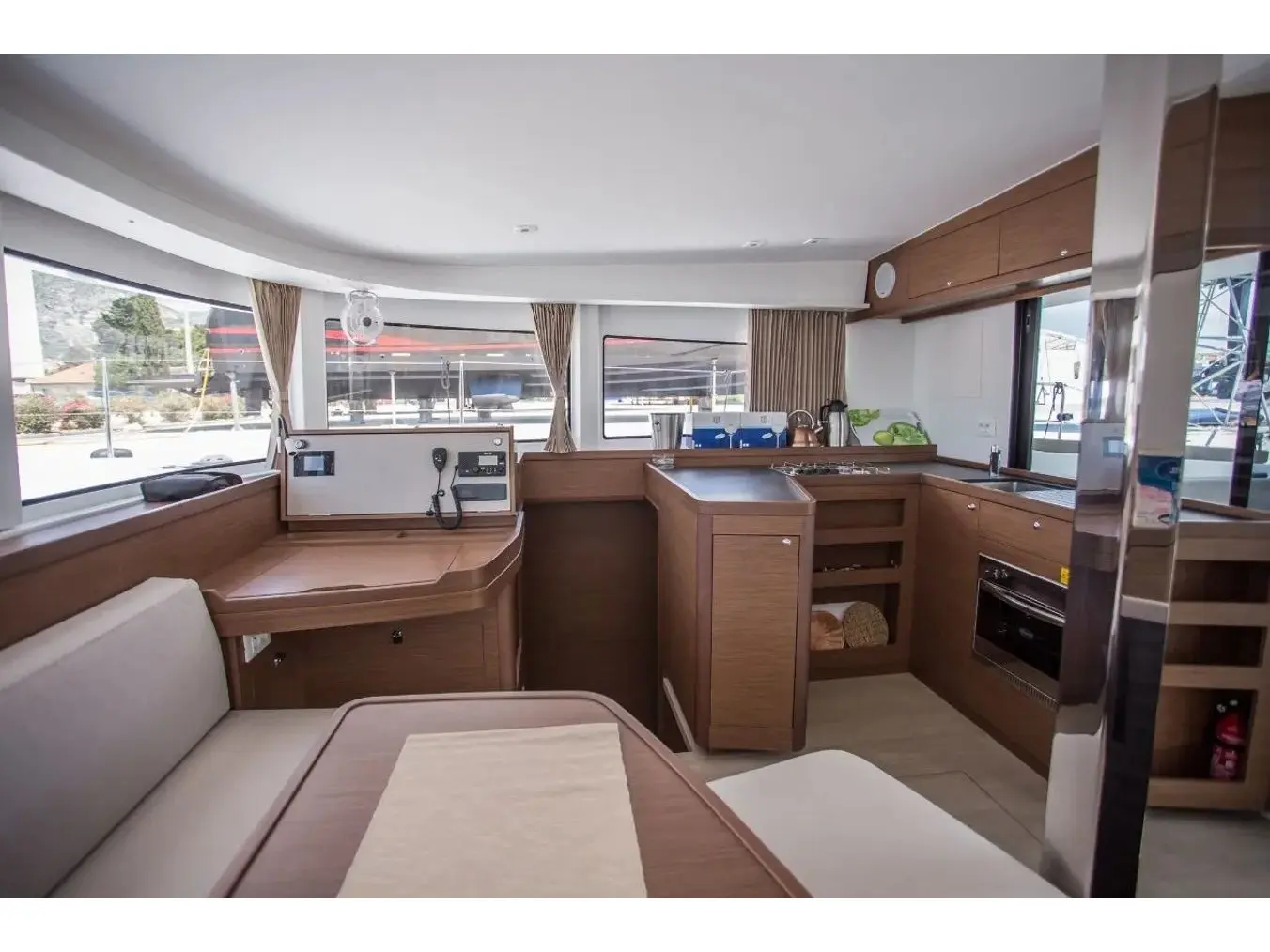 Thumbnail von Lagoon 42 Ariel 3