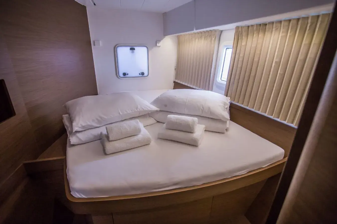 Thumbnail von Lagoon 42 Ariel 3