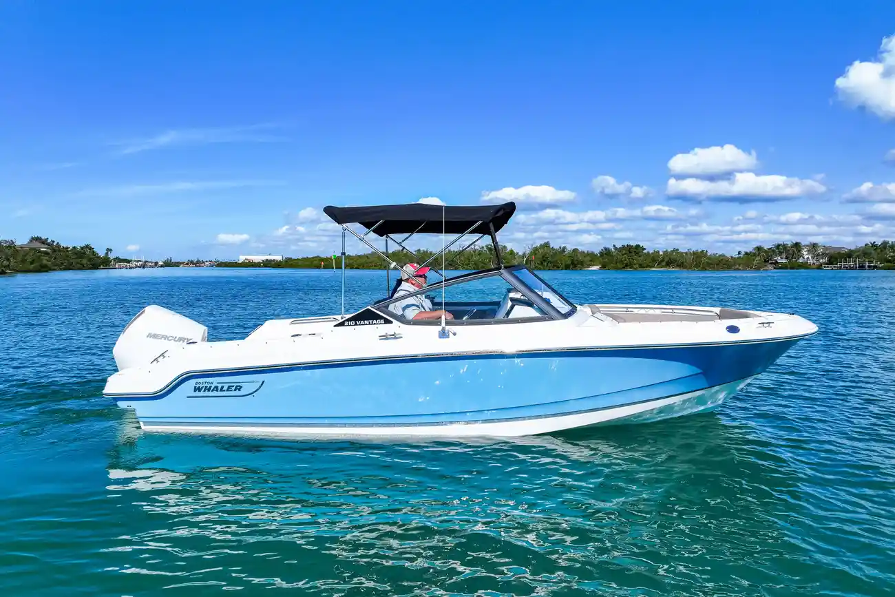 Boston Whaler 210 Vantage