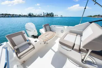 Thumbnail von Boston Whaler 210 Vantage