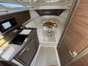 Thumbnail von Boston Whaler 325 Conquest