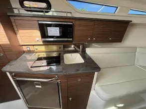 Thumbnail von Boston Whaler 325 Conquest