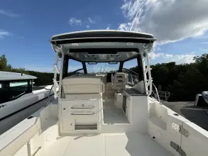 Thumbnail von Boston Whaler 325 Conquest