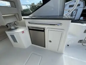 Thumbnail von Boston Whaler 325 Conquest