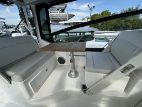 Thumbnail von Boston Whaler 325 Conquest