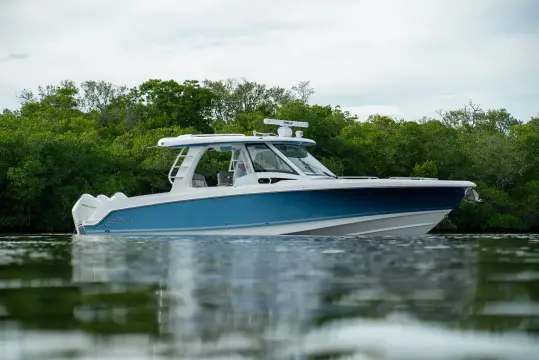 Boston Whaler 350 Realm