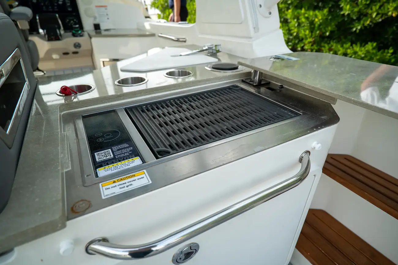 Thumbnail von Boston Whaler 350 Realm